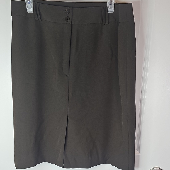 Liz Claiborne Dresses & Skirts - Liz Claiborne Elegant Brown Pencil Skirt Size 14